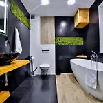 Czarna Perla Z Jacuzzi W Cenie - Mini Strefa - Blisko Basenow Termalnych Apartment