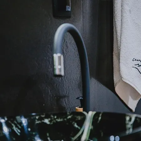 Czarna Perla Z Jacuzzi W Cenie - Mini Strefa - Blisko Basenow Termalnych アパート