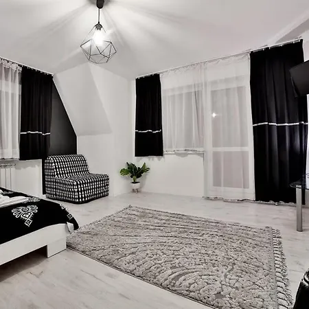 Czarna Perla Z Jacuzzi W Cenie - Mini Strefa - Blisko Basenow Termalnych シャフラリ